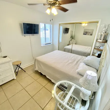 Venture Out 332 Lagoon Ln With 2 Golf Carts